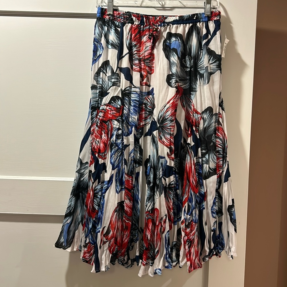 NWT Westport/Dressbarn Floral Skirt - Bundle Discounts